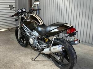 迫力の両側出しマフラー　ホンダVTR　MC33　タコメータ付きキャブ車　左右２本出しマフラー　アンダーカウル　一時抹消