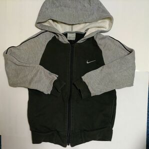 NIKE　ナイキ　ジップパーカー　120