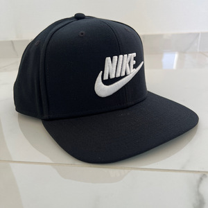 ■正規■完売■希少■NIKE PRO■ナイキ プロ■DRY-FIT■平ツバ キャップ■黒■ F ■新品未使用品■