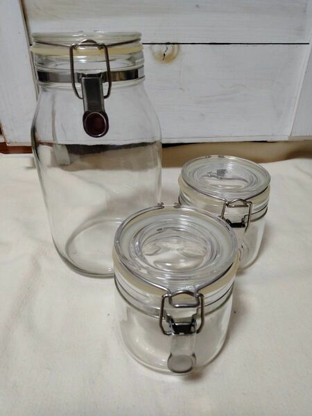 日本製　保存容器　密閉びん　密封ガラスキャニスター　密封瓶　昭和レトロ ガラス瓶