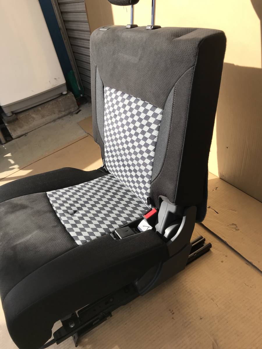 ★☆ソリオ ブラック&ホワイト MA15S 右リアシート ☆★ ★☆ソリオ ブラック&ホワイト MA15S 右リアシート ☆★