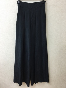 IPSE 黒の縦シワ生地パンツ 裾スリット 日本製 サイズ38