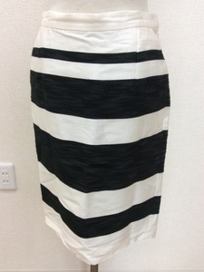 ボッシュ 白黒の大きなボーダースカート サイズ36