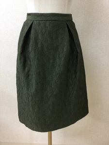 テチチ タグ付き未使用！ 深いグリーンのスカート 花柄ふくれジャガードスカート サイズM