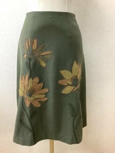シビラ モスグリーンにベージュ花のアップリケ スカート サイズM