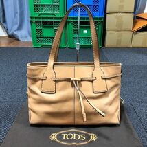 【トッズ】基準内 TOD’S トートバッグ ロゴモチーフ ハンドバッグ ショルダーバッグ 本革 レザー 女性用 レディース イタリア製 保存袋_画像1