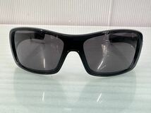 OAKLEY USA 　オークリー　 サングラス　 ANTIX　 03-700-131 　中古品 難あり_画像2