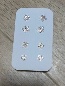 シルバーピアス　蝶々