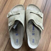 【極美品】BIRKENSTOCK ビルケンシュトック ZURICH チューリッヒ 42 ベージュ カーキ サンダル_画像1