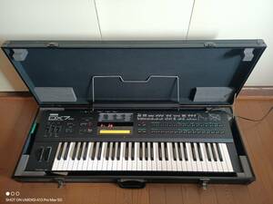 ジャンク ヤマハ YAMAHA DX7Ⅱ-D　シンセサイザー ハードケース付 通電のみ確認