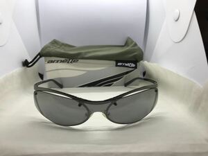 C-1-2B60 美品　イタリア製　arnette アーネット　ミラーサングラス AM 3014-502/6G 1a