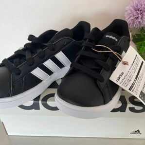 新品18.5 adidasキッズスニーカー グランドコート ライフスタイルテニス