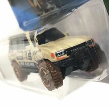 ホットウィール 2022　トヨタ ランドクルーザー 80　HotWheels ベーシックカー HW MUD STUDS ランクル_画像3