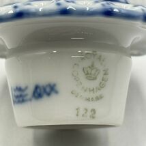 R340-T060496-3 ROYAL COPENHAGEN ロイヤルコペンハーゲン ブルーフルーテッド フルレース 顔つき コーヒーポット 陶器 ホワイト ③_画像7