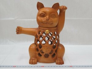 P0131 木彫 透し彫り 招き猫 置物 縁起物