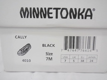 ①展示品 MINNETONKA　ミネトンカ 4010 CALLY ブラック 日本サイズ:24㎝ US7 黒 スウェード ボア モカシン スリッパ シューズ_画像10