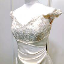 94【中古】Wedding Dress COLOR DRESS ウェディングドレス カラードレス FX987 アイボリー 10T フラワモチーフ 刺繍 ビジュー 現状品_画像2