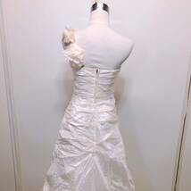 143【中古】Wedding Dress COLOR DRESS ウェディングドレス カラードレス FF257 オフホワイト 9T フラワーモチーフ ワンショルダー 現状品_画像7