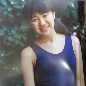 【サイン入り！14歳!スク水！ブルマ！セーラー服！】吉田茉以　ファースト写真集「ピース」帯びつき　2004年発売 p1451