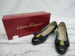 ☆同梱不可【S送900円】　879　Salvatore Ferragamo　サルヴァトーレフェラガモ　パンプス　ヴァラリボン　黒　6 1/2C　ソール社外修理