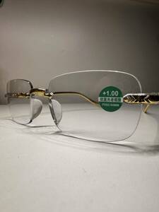 新品未使用品リムレス老眼鏡＋1.0プラフレーム