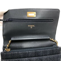 シャネル CHANEL 2.55 チェーンウォレット A70328 22番台 インディゴ ゴールド金具 デニム ショルダーバッグ レディース 中古_画像6