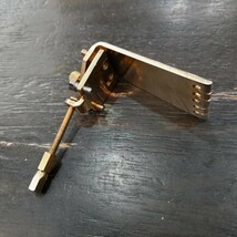 バンジョー用　Prucha Kershner Style Tailpiece Gold_画像3