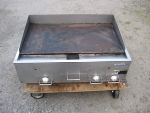 nichiwa electric iron plate griddle 1L-W1380? 2003 year system? 3.200V W900×D600×H300~400mm