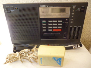 SONY AM/FM BCLラジオ　ICF-2001　ナショナルアダプター・純正ベルト付　受信OK作動ジャンク