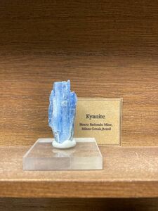 【08】ブラジル産　カイヤナイト　藍晶石　約2.16g 原石　鉱物標本　