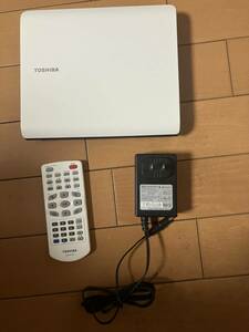 東芝 TOSHIBA ポータブルDVDプレイヤー 2009年製 SD-P73SW