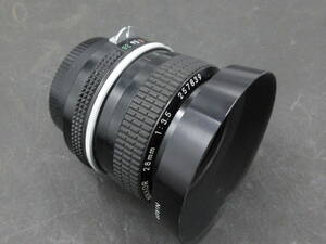 極美品　Nikon NIKKOR　28mm　1:3.5 フード付きレンズ