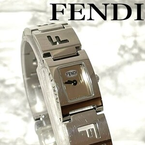 稼動品　FENDI フェンディ　スクエア　ロゴベルト　腕時計