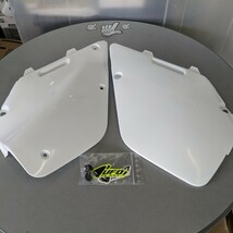 SUZUKI　RM125　RM250　RMX250　サイドカバー　UFO　未使用品　売り切りスタート_画像2