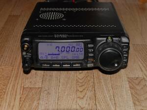 ☆★ YAESU/八重洲 HF～430MHz コンパクトオールモード トランシーバー FT-100 100Wタイプ 中古品 ★☆