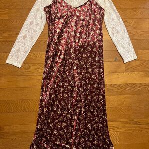 美品 as know as PINKY花柄ワンピ&レーストップス