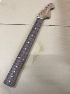 Y2145 エレキギター メイプル ローズウッド ストラト ジャンク扱い 未塗装(サンダーなし)