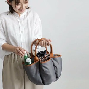 冬ＳＡＬＥ １０００円からスタート Ｍサイズ 花ポケット トート バッグ 肩掛け　巾着付き　軽量クッション入 ナイロン 牛革レザー P96A