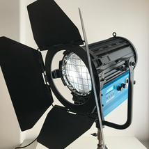 Dracast Fresnel 2000 Bi-Color LED Light：ドラキャスト フレネル バイカラー LEDライト：色温度調整可能 ③_画像1