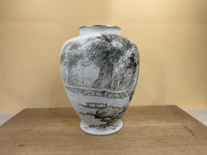 深川製磁 金武自然画 水墨 山水風景図 花瓶 高さ約24.5cm 直径19.5cm 中国画 金縁 宮内庁御用達 細密画