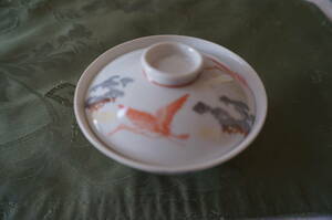 ノリタケ●蓋付き茶碗　鶴に松の絵●日陶印