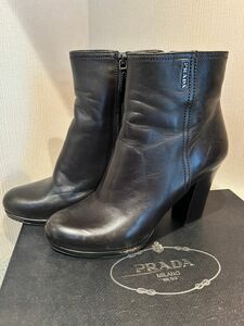 PRADA ブラックレザーブーツ　プラダ ヒール　ロゴ