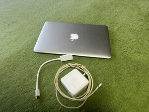 Apple MacBook Air 11インチ Early2015 Corei5 1.6GHz 4GB SSD 256GB Montery 動作品 