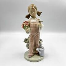 EA3159(023)-604/TT3000　LLADRO　リヤドロ　5217　置物　少女　鳥　花　陶器　インテリア_画像1