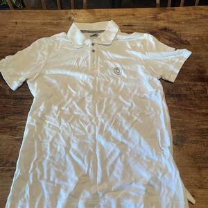 良品・アルマーニ・コレッツオーニのロゴ入・シンプルで流行のタイトな・ホワイト・半袖ポロシャツ