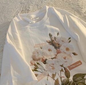 【春夏商品】フラワー　Tシャツ　ホワイト　ユニセックス