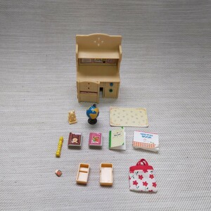 ｑ　中古品◆シルバニアファミリー　家具【旧式 勉強机セット】◆元箱無