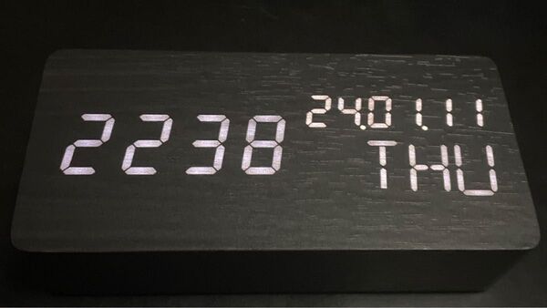 USB充電式 置き時計 デジタル 目覚まし時計 おしゃれ LED表示 クロック 置時計