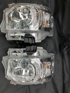 【 送料込 】超美品　ハイエース200系　現行7型 6型 5型　4型　純正LEDヘッドライト 左右セット KOITO26-137 コンピュータ付　刻印84