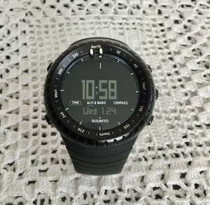 スント(SUUNTO) コア　オールブラック 〔ブラック メンズ〕